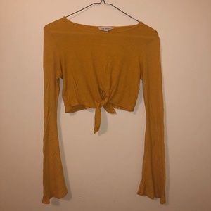 XS LA Hearts (Pacsun) Wide Arm Crop Yellow Shirt